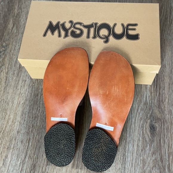 Mystique Leather Studded Sandals Size 9 - Picture 8 of 14